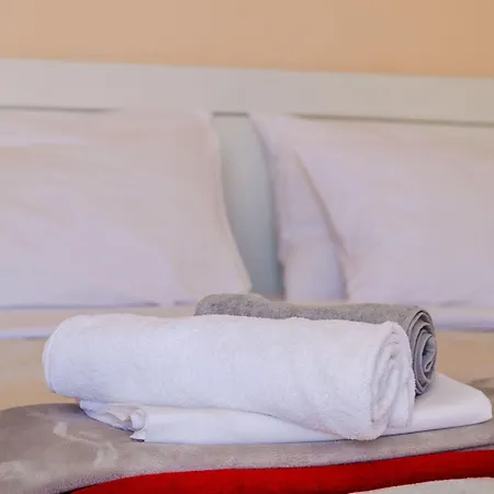 Vedrana- One-bedroom With Balcony And Sea View *