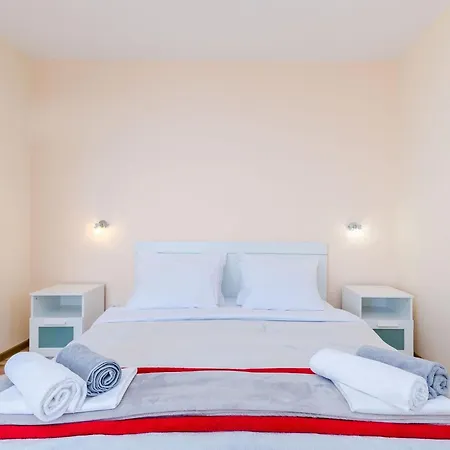 Vedrana- One-bedroom With Balcony And Sea View