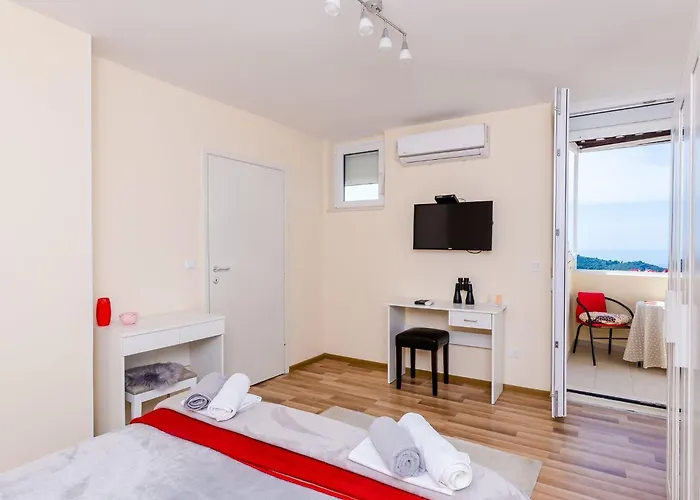 Vedrana- One-bedroom With Balcony And Sea View شقة دوبروفينك