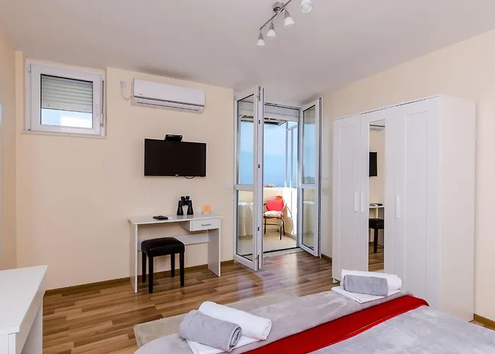 Vedrana- One-bedroom With Balcony And Sea View * Dubrovnik