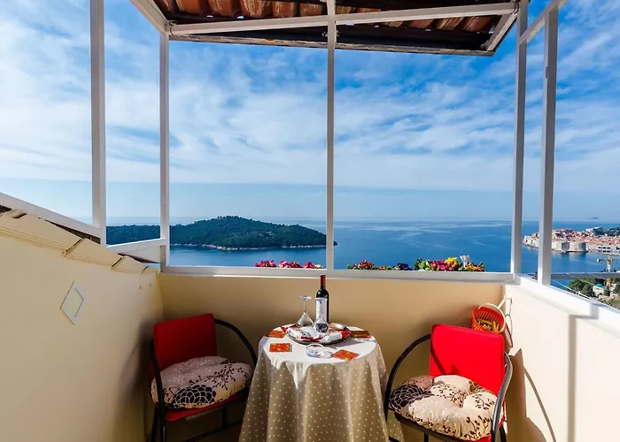 Vedrana- One-bedroom With Balcony And Sea View شقة دوبروفينك