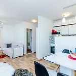 Vedrana- One-bedroom With Balcony And Sea View דירה דוברובניק