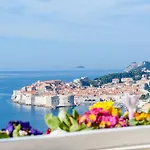 Апартаменты Vedrana- One-bedroom With Balcony And Sea View Дубровник